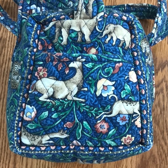 Vera Bradley Classic 100 Handbag in Animal Kingdom - Like New! - Picture 6 of 13